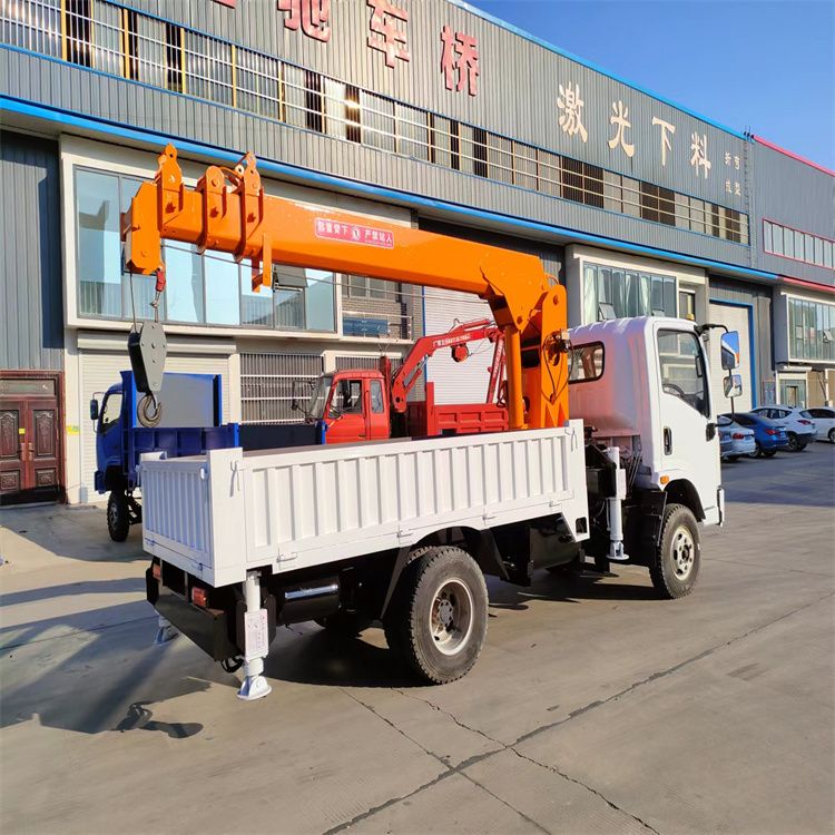 下营区三轮随车吊定制 农用改装机自备吊中瑞长期出售